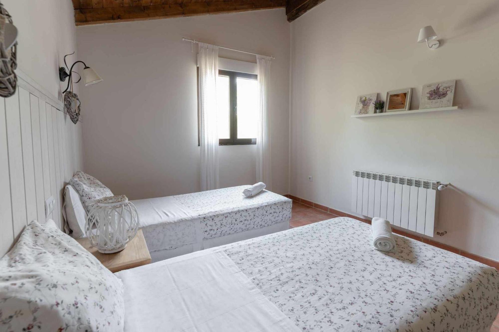 El Manantial Del Fresno Casas Rurales En Hervas Room photo